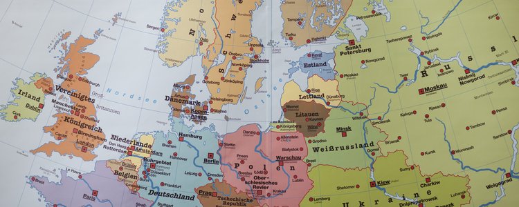 Das Bild zeigt eine Landkarte, auf der Europa und der westliche Teil von Russland abgebildet sind